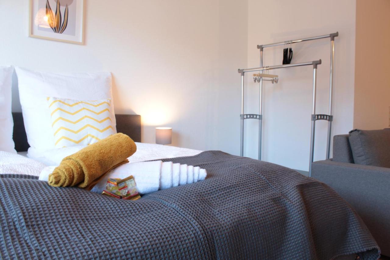 Zentral. Stylisch. Balkon & Parkplatz. Netflix Apartamento Holzgerlingen Exterior foto