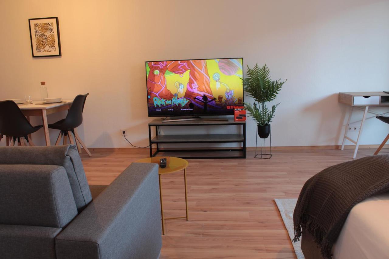 Zentral. Stylisch. Balkon & Parkplatz. Netflix Apartamento Holzgerlingen Exterior foto